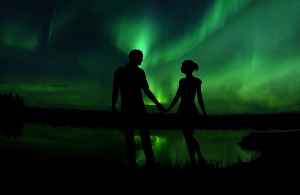 Viaggio in coppia per vedere le aurore boreali