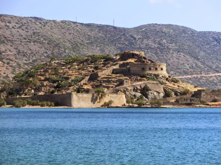 Spinalonga, l’isola che racconta: storia, emozioni e consigli per la visita 1 isola di spinalonga creta