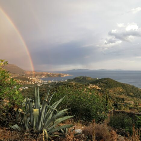Himarë, la perla tranquilla della Riviera Albanese: cosa vedere e spiagge da non perdere 1 himare albania cosa vedere