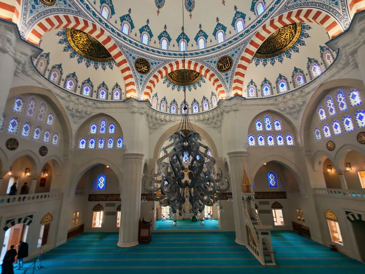 cosa vedere a Tirana: grande moschea