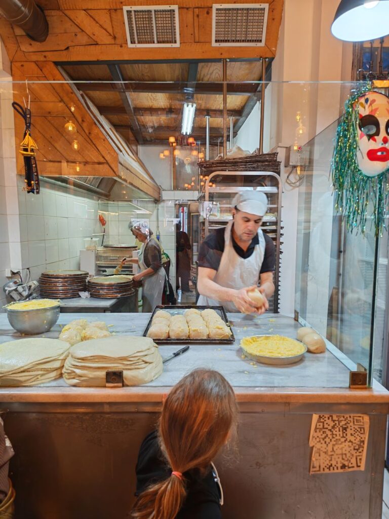 food tour ad atene con bambini - athens food on foot