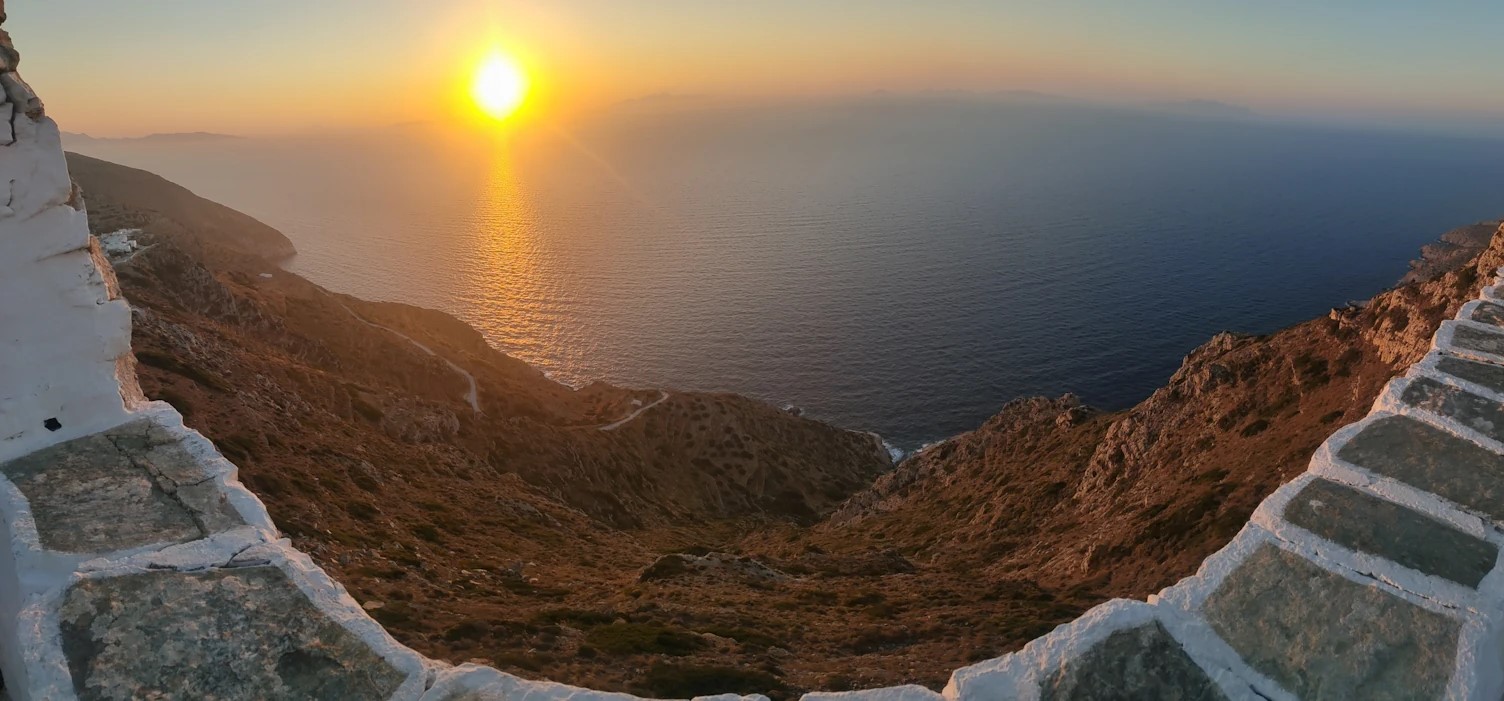 cicladi meno turistiche - Sikinos baie segrete
