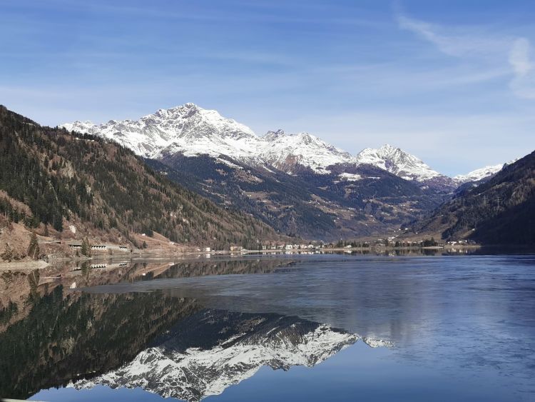 trenino del bernina con bambini